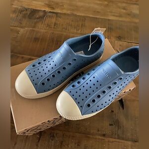 Native Shoes Sugarlite Oasis Blue Slip On Water Shoes, Women’s 7, Men’s 5, NEW